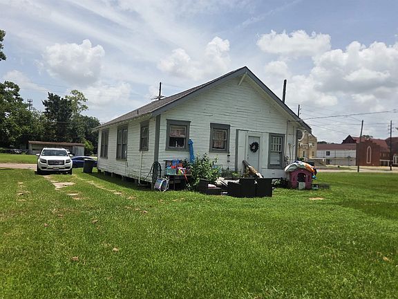 5th image of 3330 Highland Ave