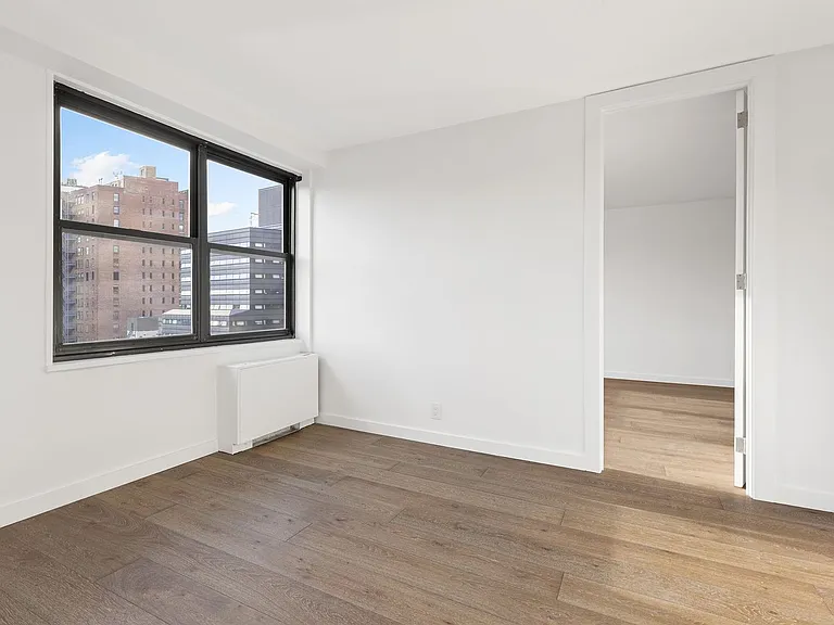 7 E 14th St #17RS — Photo 5