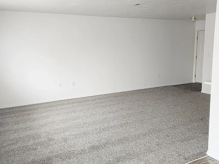 Hanbury Manor Apartments — Photo 7