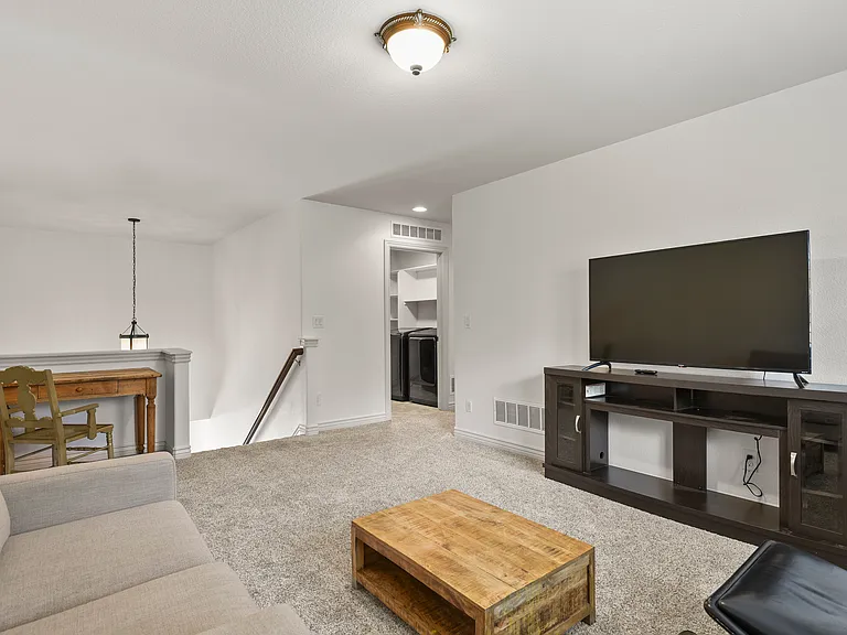 5440 Broadmoor Bluffs Dr — Photo 18