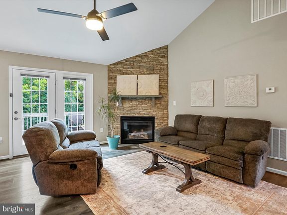 4th image of 1602 Belmont Ave
