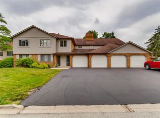 7711 Oak Ridge Ct, Palos Heights, IL 60463