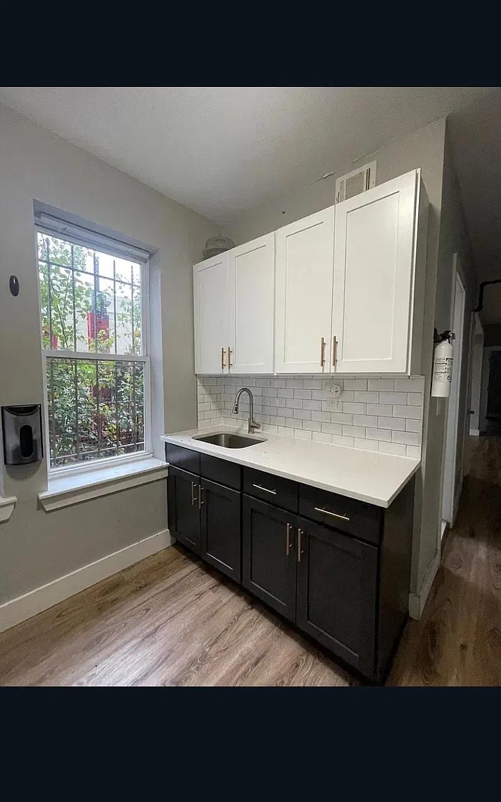 2 bed, $1,900 — Photo 1