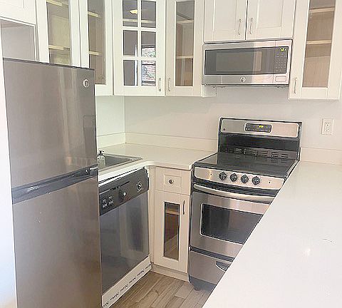 3rd image of 63 W 69th St APT 4B