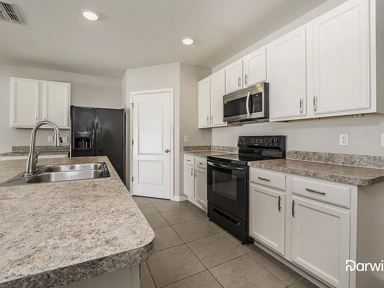 203 Bella Dr — Photo 4