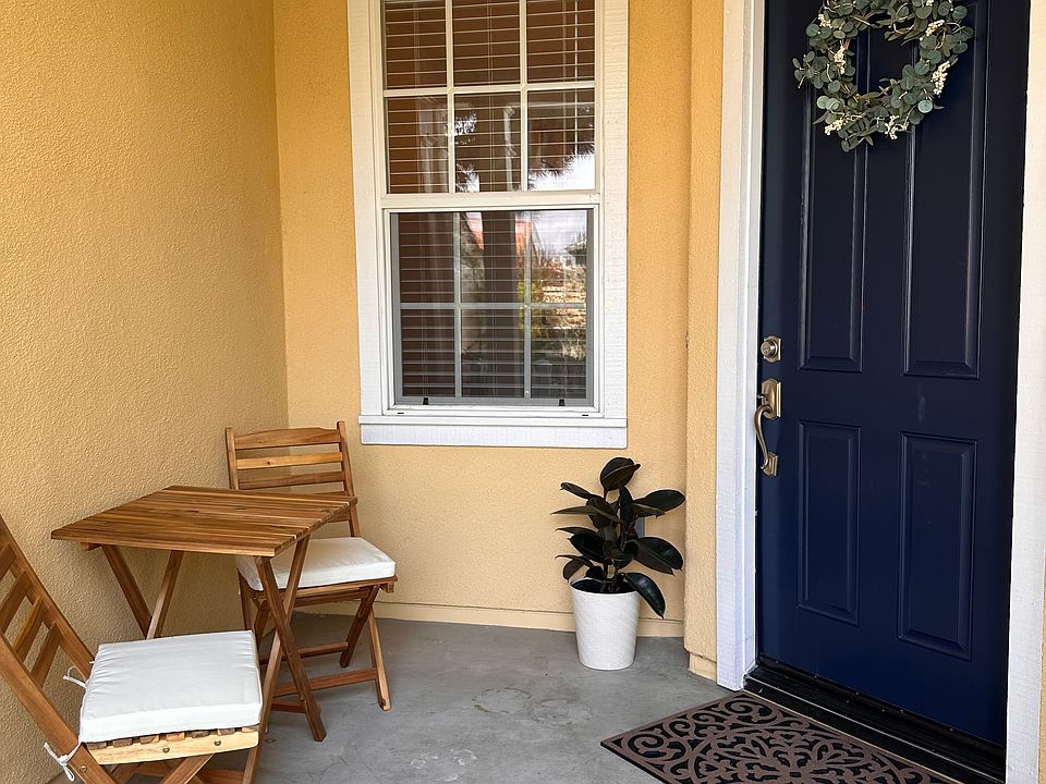 Front Porch/Entry