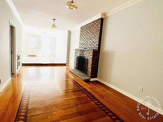 3rd image of 150 Sackett St APT 2