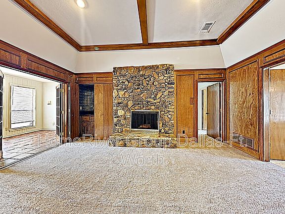 4th image of 1128 Stratford Dr