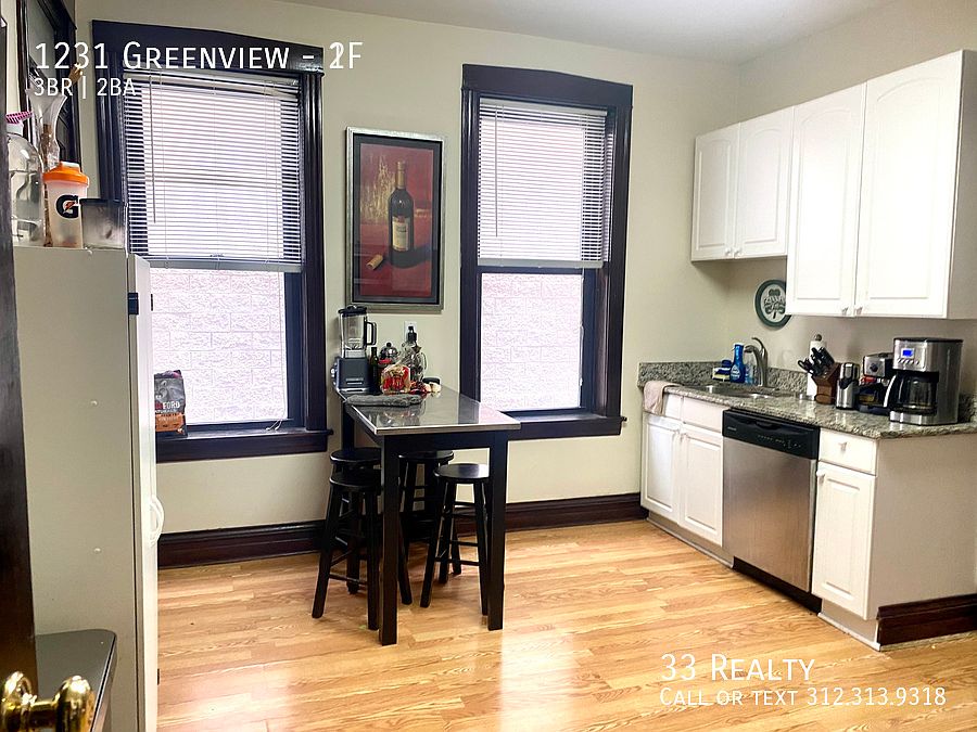 1st image of 1231 N Greenview Ave #2F