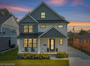 2760 Dorchester Rd, Birmingham, MI 48009