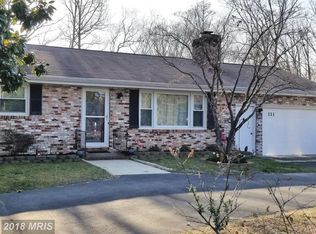 111 Sandy Ridge Rd, Fredericksburg, VA 22405