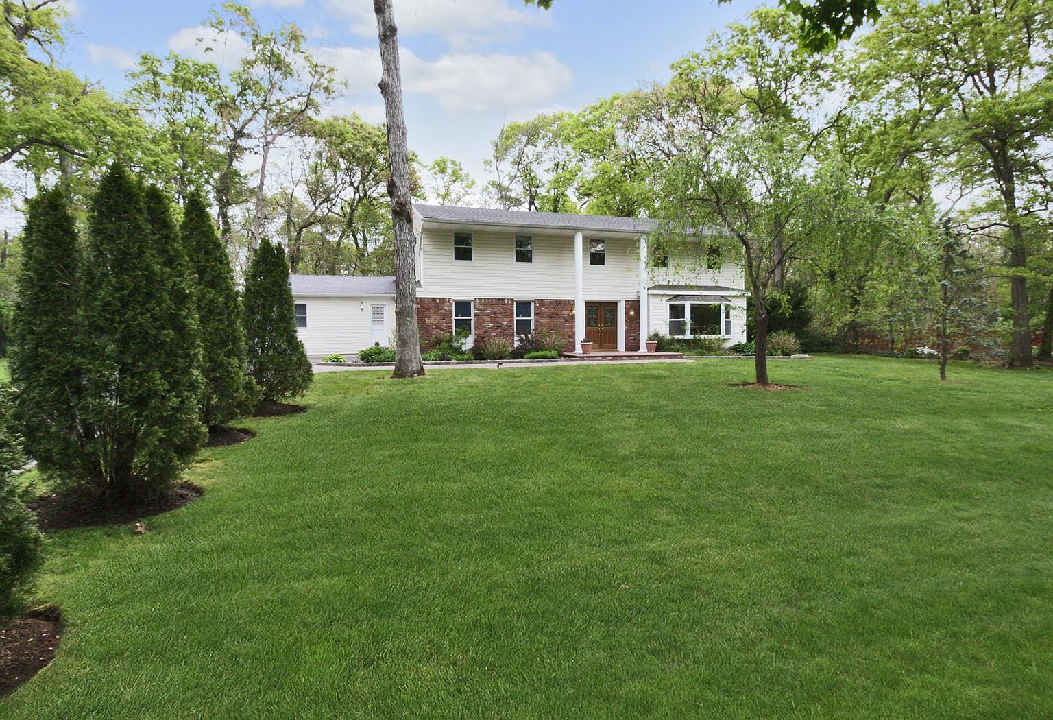 28 Highland Blvd, Dix Hills, NY 11746 Zillow