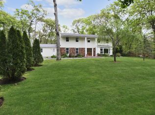 28 Highland Blvd, Dix Hills, NY 11746
