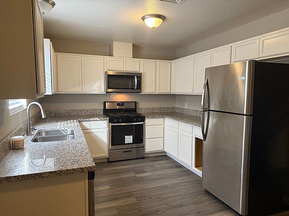 2nd image of 1601 Cordoba Ln APT A