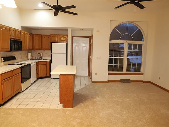 3rd image of 198 Brookfield Ln Unit 198