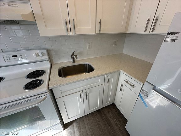 5th image of 3520 W 105th St
