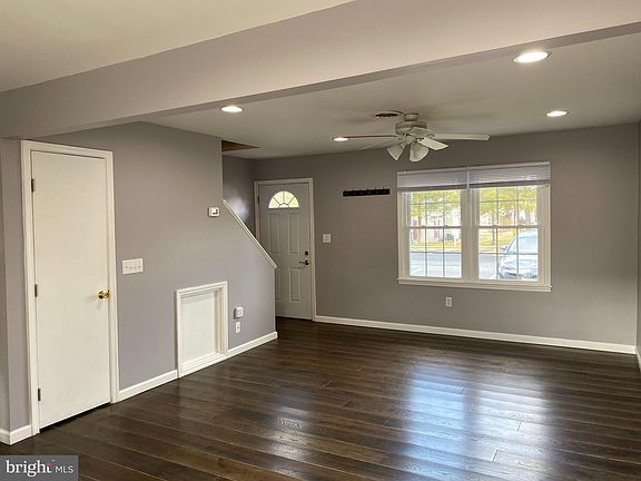 5th image of 98 Hackberry Dr