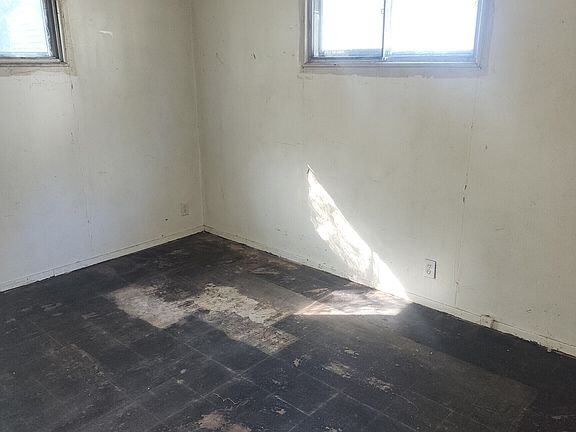 4th image of 3430 Hillside Ave