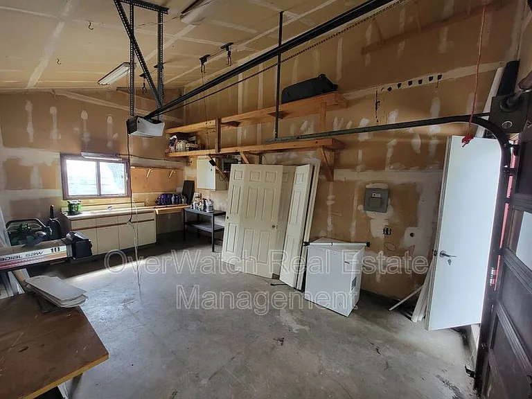 17024 Meadow Creek Dr — Photo 10