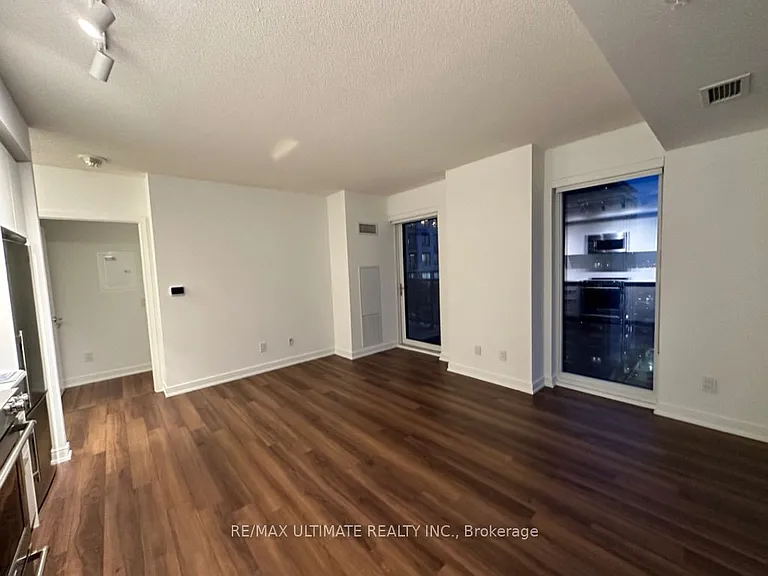 30 Samuel Wood Way #1902 — Photo 10