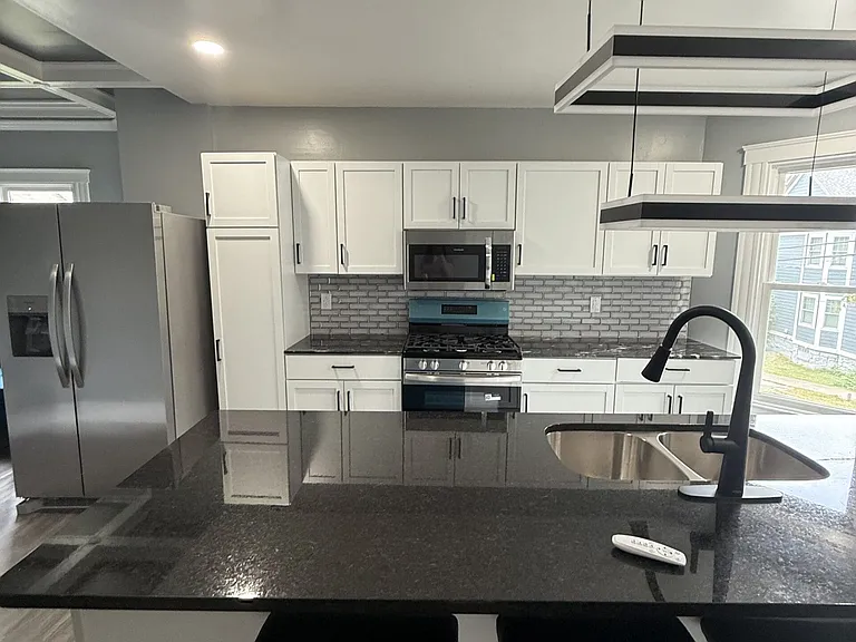 404 S Beech St — Photo 5