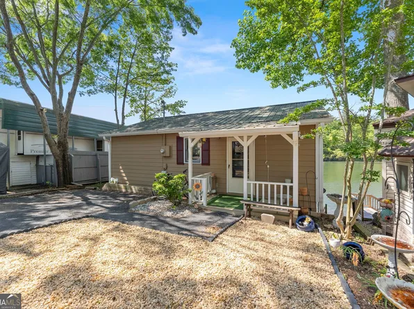 1035 Mountain Shadows Dr, Cleveland, GA 30528
