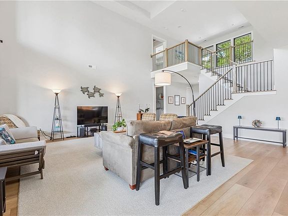 5th image of 1539 McCullough Ln