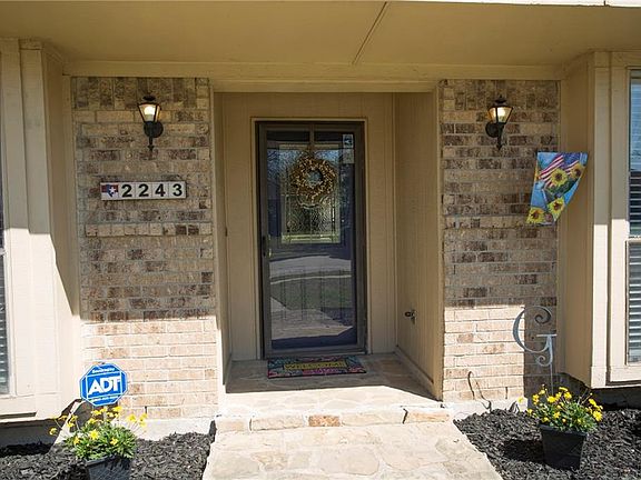 4th image of 2243 Big Bend Dr