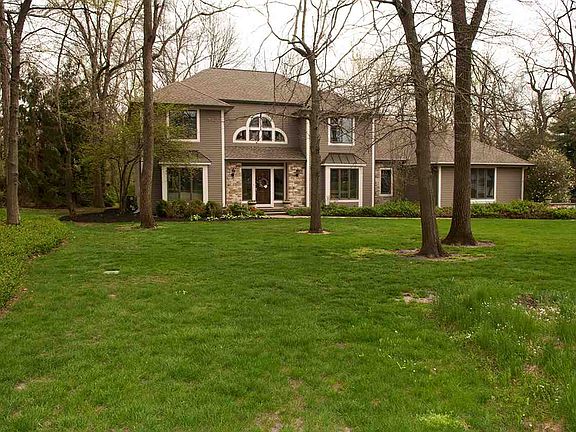 3rd image of 3611 Chancellor Way