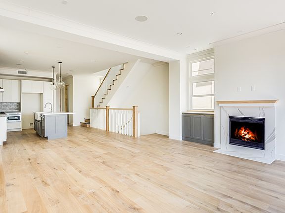 3rd image of 1744 Carver St
