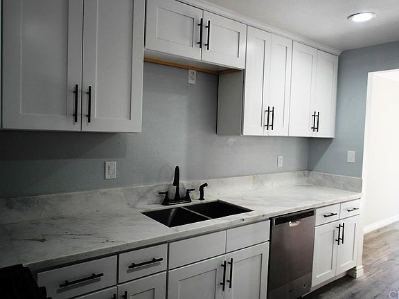 4th image of 500 Golden Springs Dr Unit A