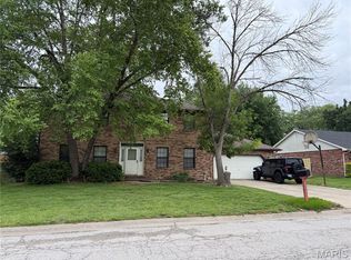 140 Stablestone Dr, Belleville, IL 62221