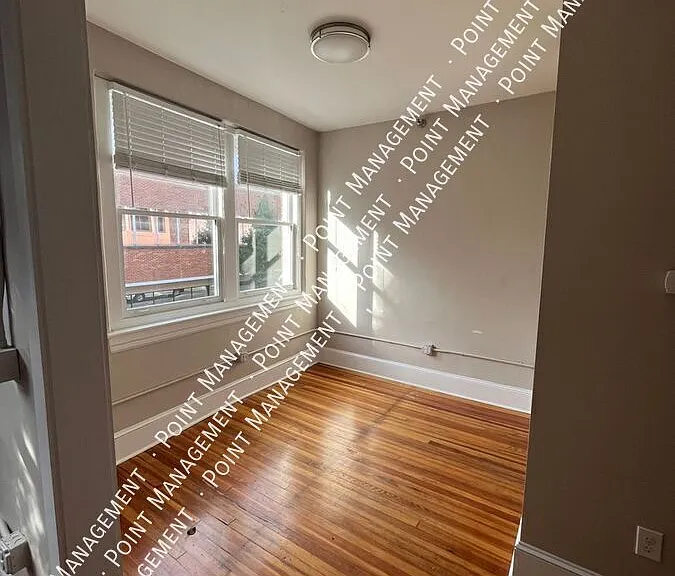19 Franklin Rd SW #1 — Photo 2