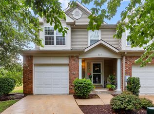 407 Montclair Tower Dr, Saint Charles, MO 63303