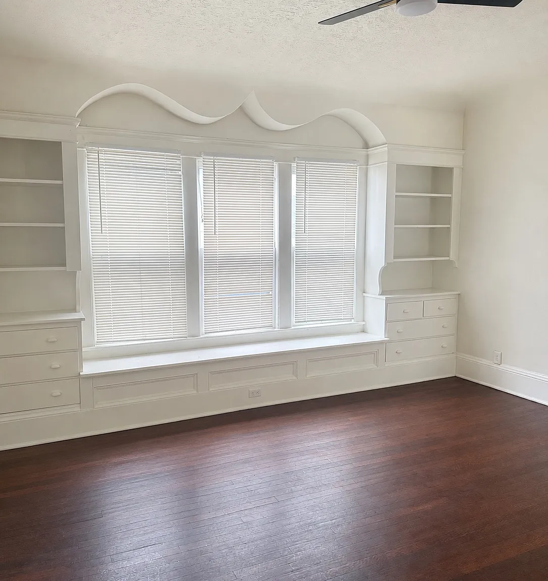 2 bed, $1,100 — Photo 1