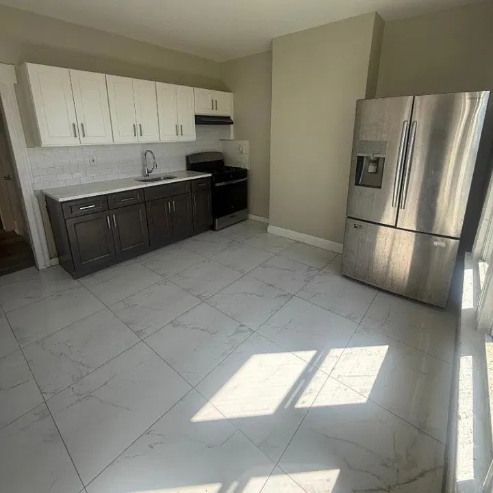 51 Hawkins St #2L