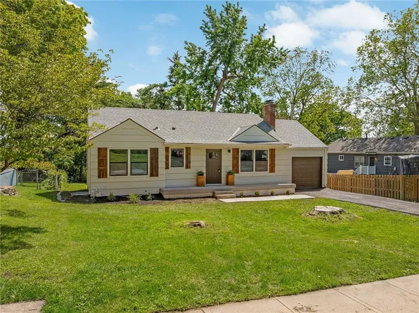 6111 W 58th St, Mission, KS 66202