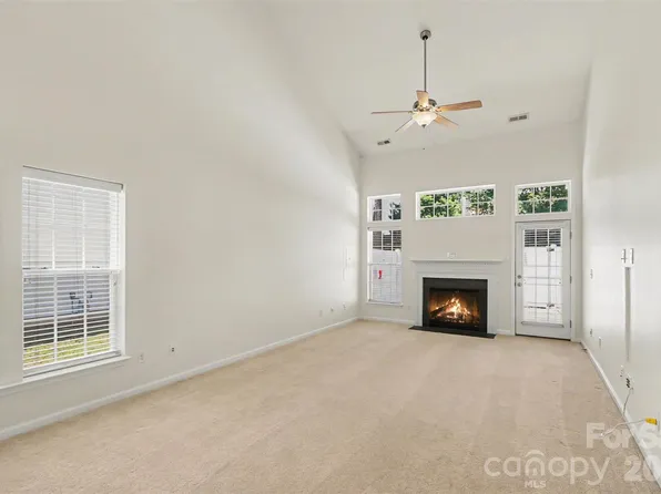 148 Cypress Landing Dr, Mooresville, NC 28117