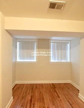 3rd image of 1057 W Thorndale Ave #G