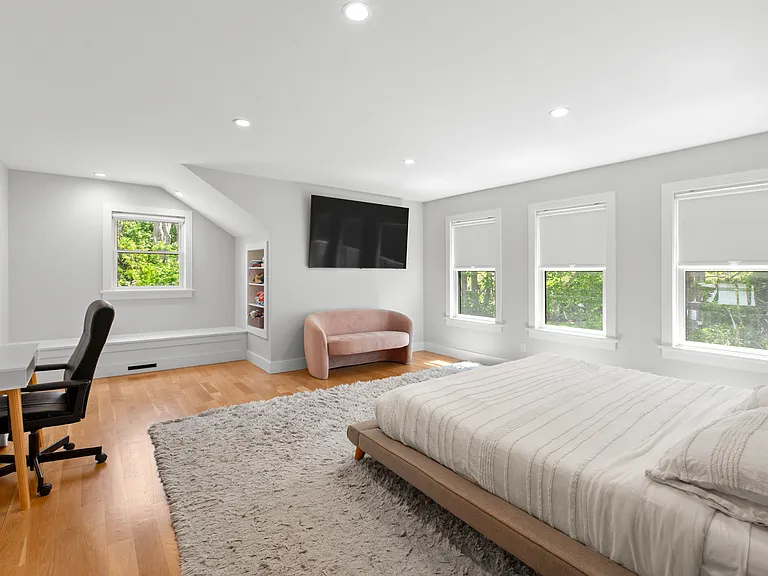 87 Accabonac Rd — Photo 9