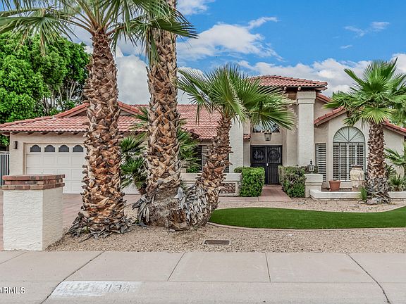 2nd image of 1134 E LE MARCHE Avenue