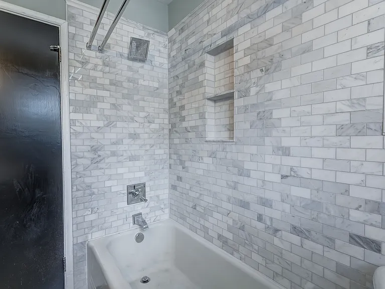 101 Tempsford Ln #H — Photo 18