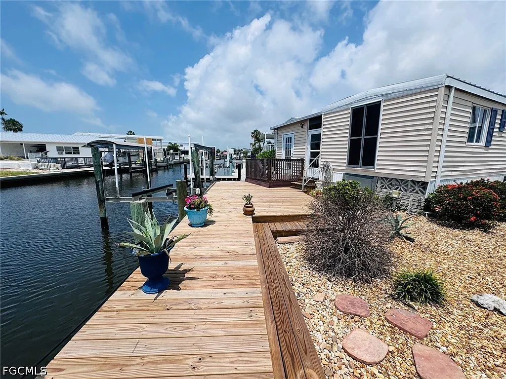 2 bed, 2.0 bath, 1100 sqft, $3,500 — Photo 1