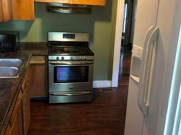 5th image of 605 Seymour Ave