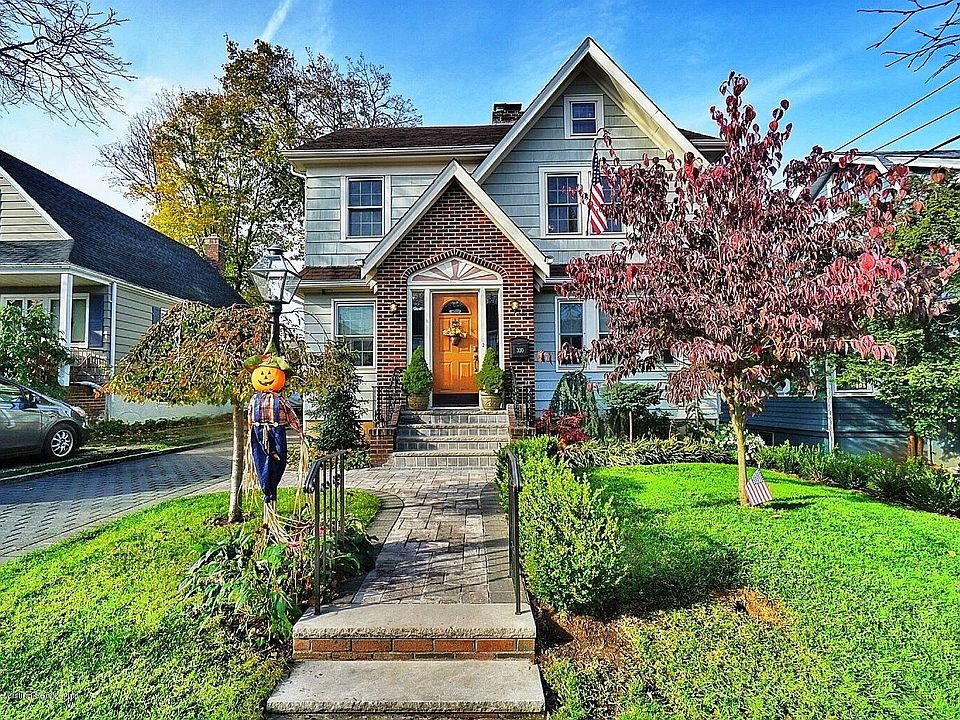 1st image of 330 Hart Ave