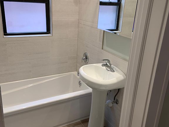 3rd image of 514 W Cornelia Ave #217TT
