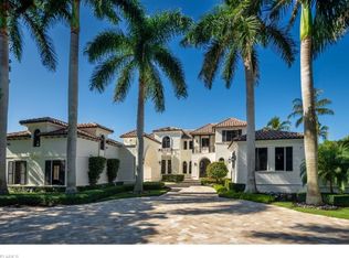 3520 Gin Ln, Naples, FL 34102