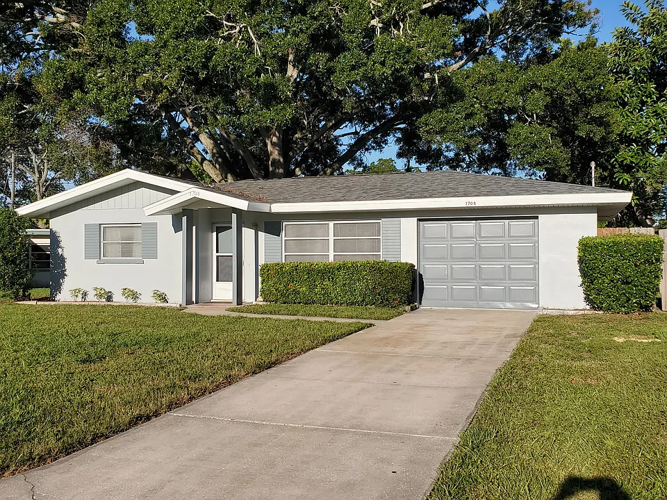 1708 Lombardy Dr