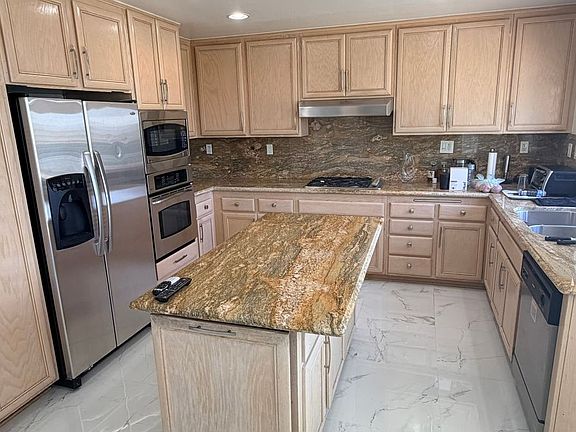 3rd image of 19850 Sierra Meadows Ln