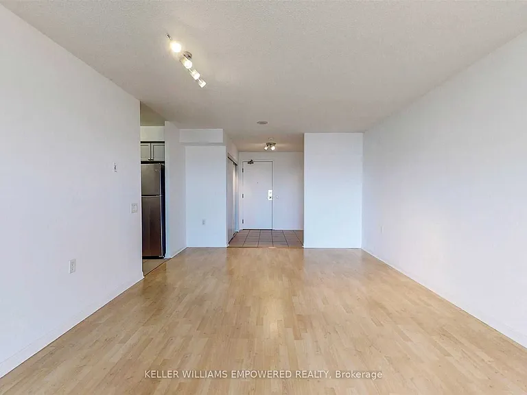 650 Lawrence Ave W #915 — Photo 22